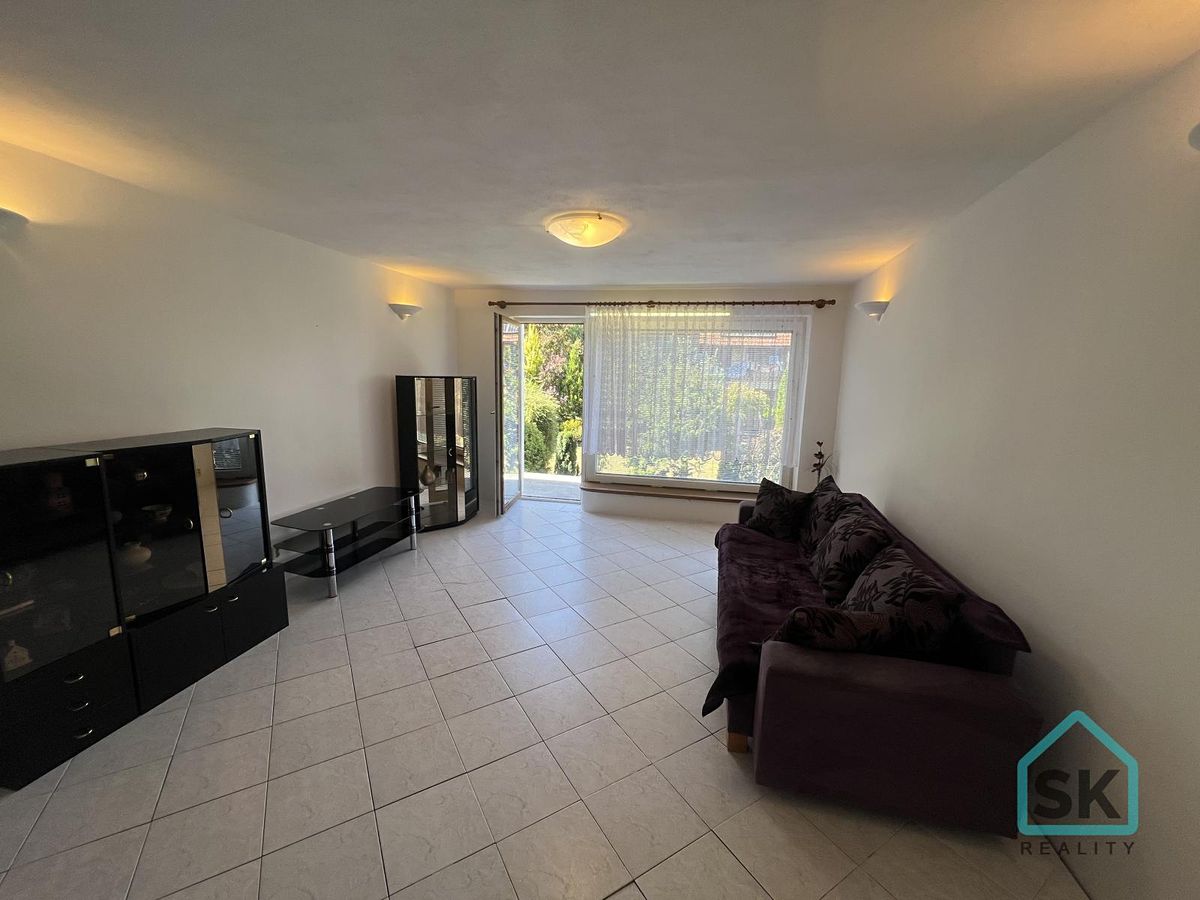 Prodej rodinného domu 282 m², pozemek 327 m² – fotografie 5