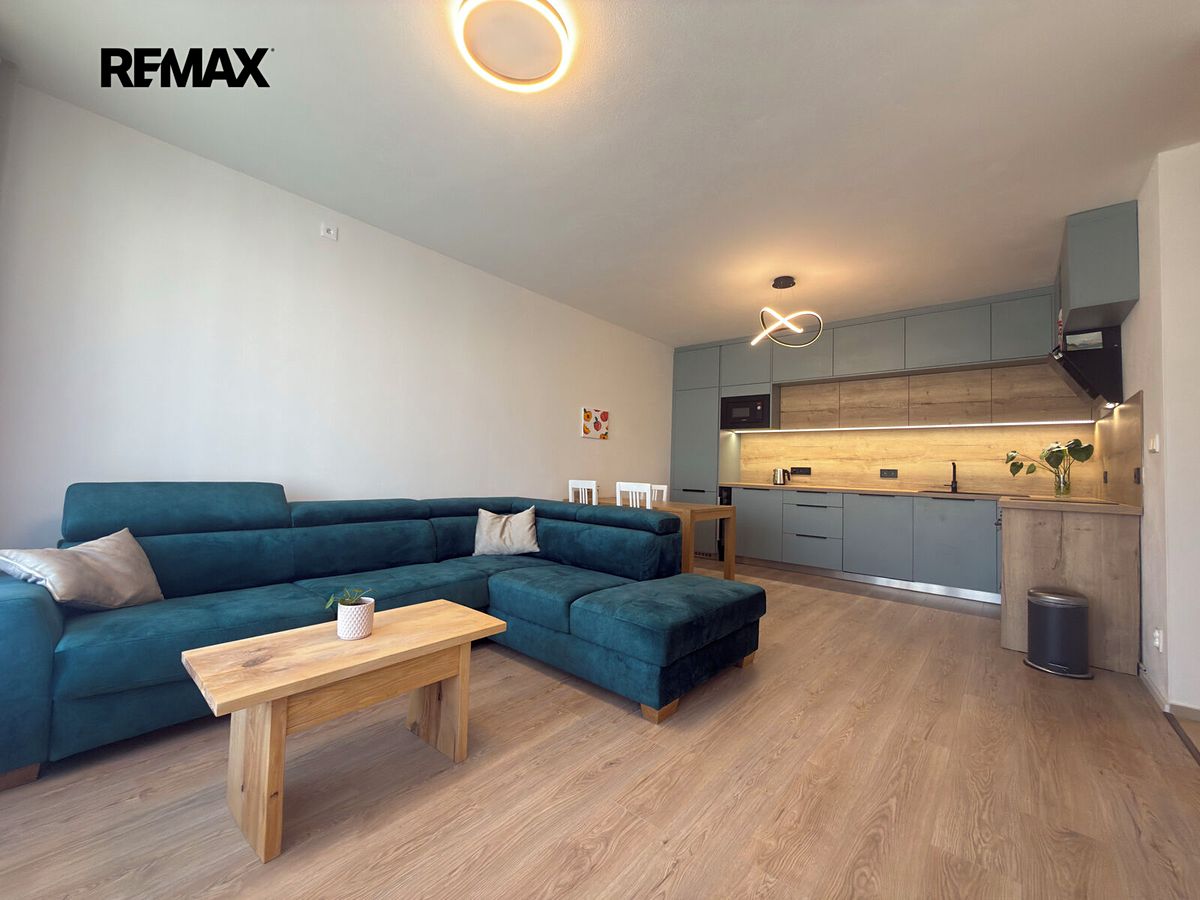 Pronájem bytu 2+kk 58 m² – fotografie 2