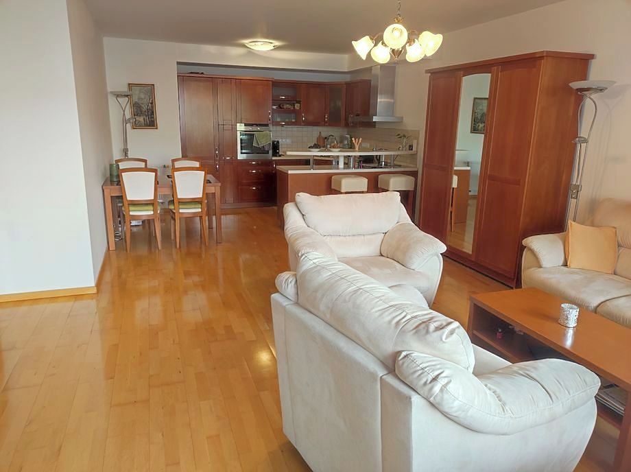 Pronájem bytu 2+kk 66 m² – fotografie 3