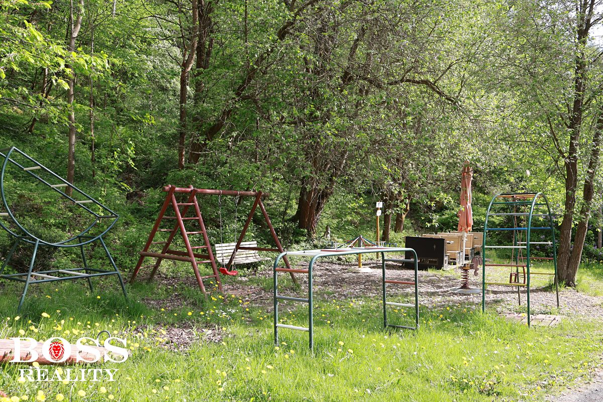 Pronájem rodinného domu 350 m², pozemek 325 m² – fotografie 4