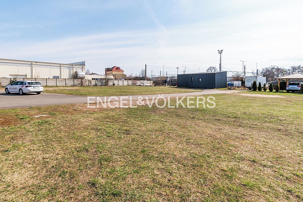 Pronájem komerčního pozemku 2593 m² – fotografie 2