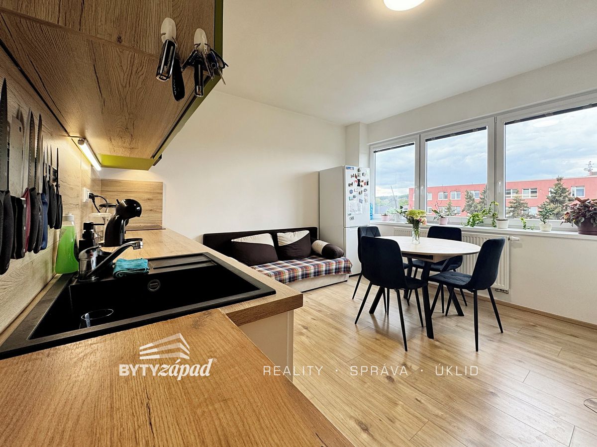 Pronájem bytu 3+kk 67 m² – fotografie 2