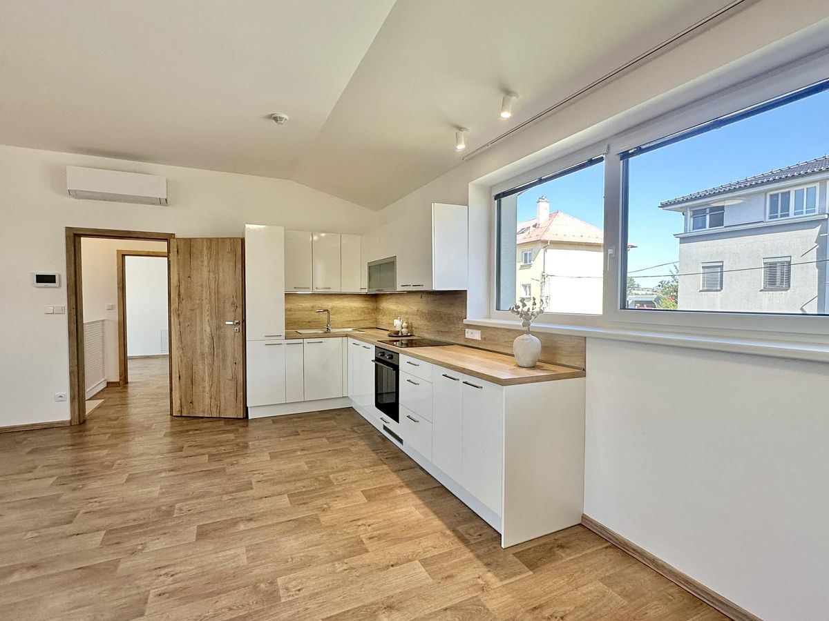 Pronájem bytu 3+kk 83 m² – fotografie 2