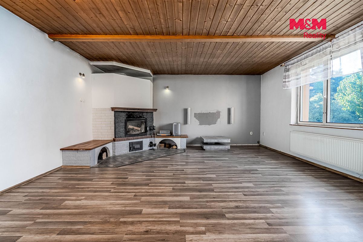 Prodej rodinného domu 150 m², pozemek 1135 m² – fotografie 3