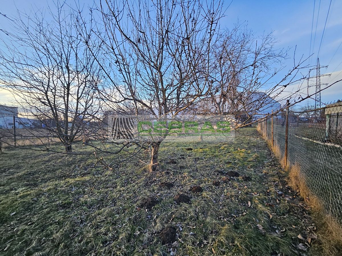 Prodej komerčního pozemku 578 m² – fotografie 3