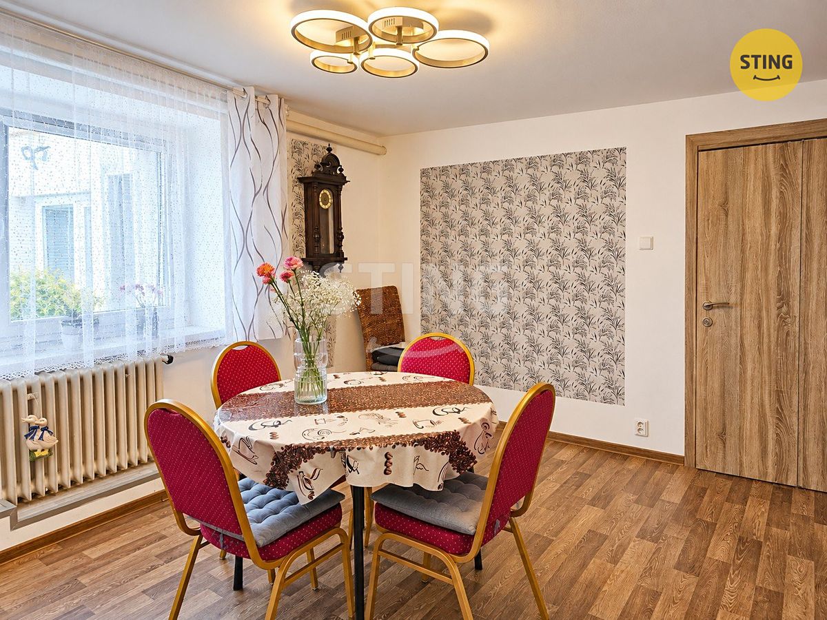 Prodej rodinného domu 160 m², pozemek 380 m² – fotografie 5