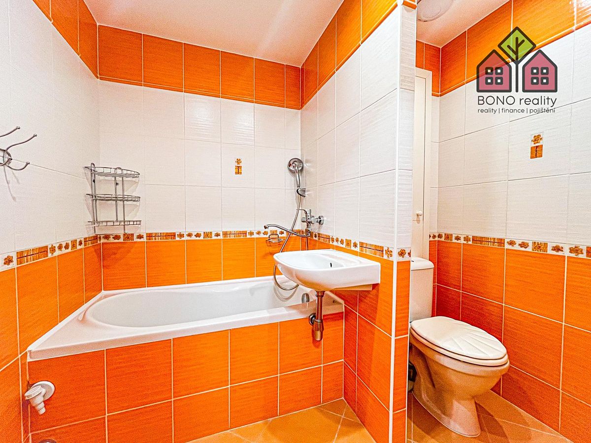 Pronájem bytu 2+kk 45 m² – fotografie 2