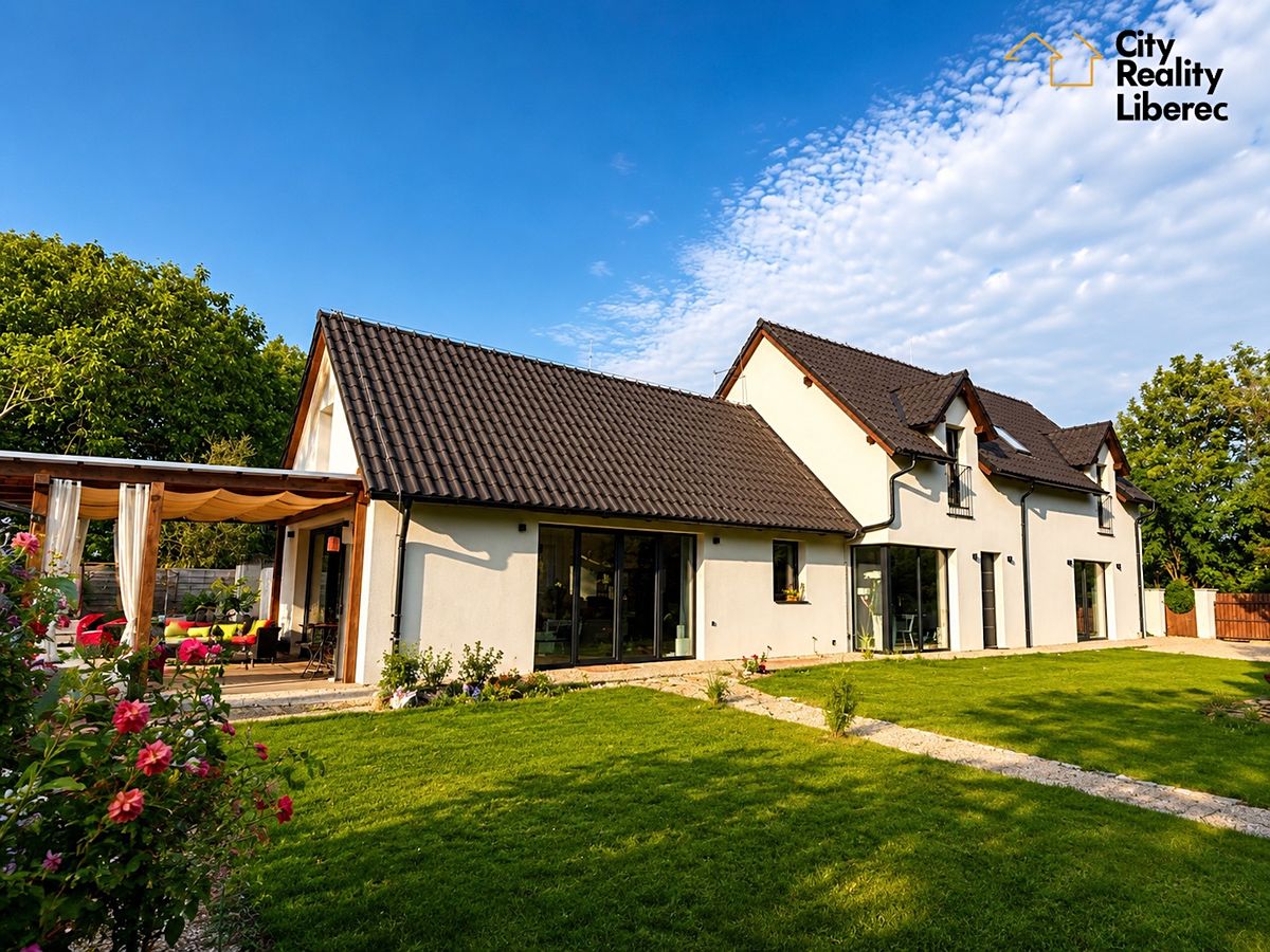 Prodej rodinného domu 230 m², pozemek 1807 m²