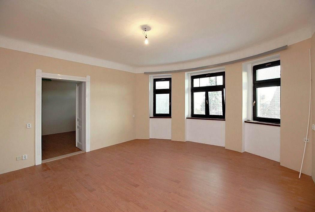 Pronájem bytu 2+1 75 m² – fotografie 2