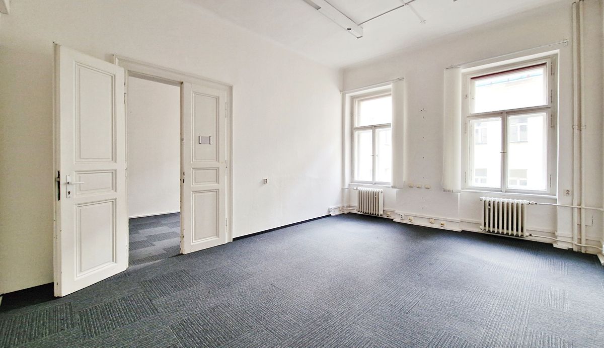 Pronájem kanceláře 95 m² – fotografie 2