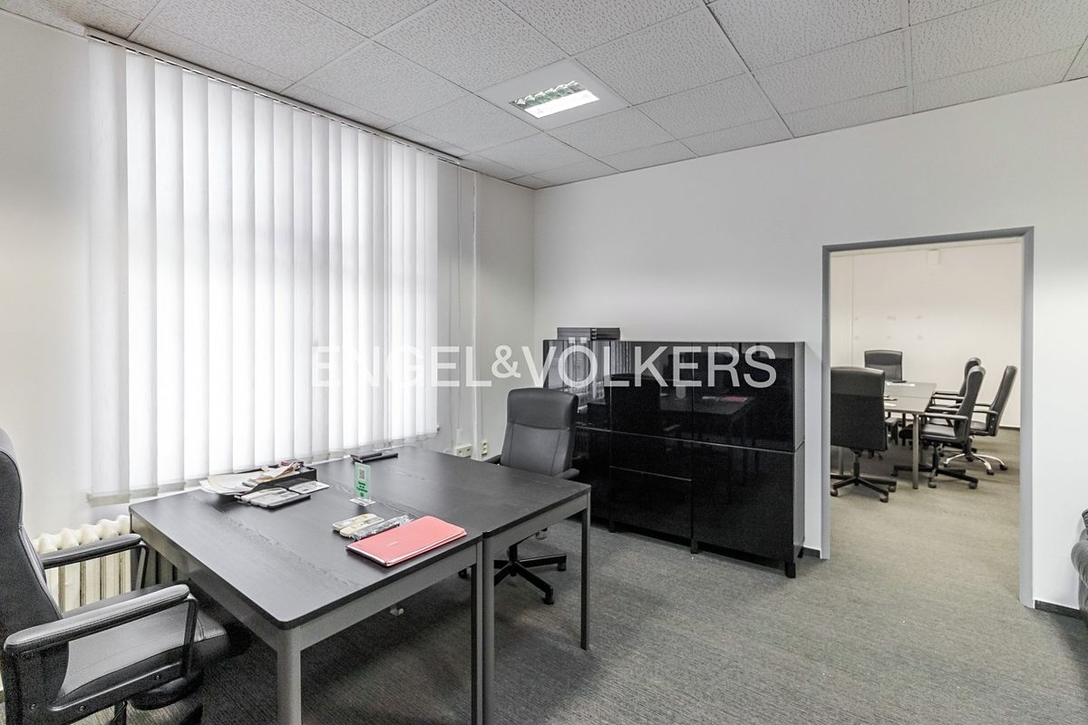 Pronájem kanceláře 92 m² – fotografie 3