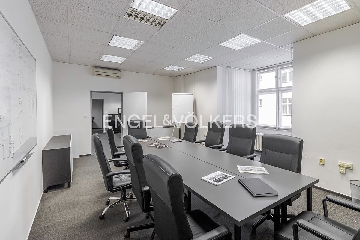 Pronájem kanceláře 92 m² – fotografie 2
