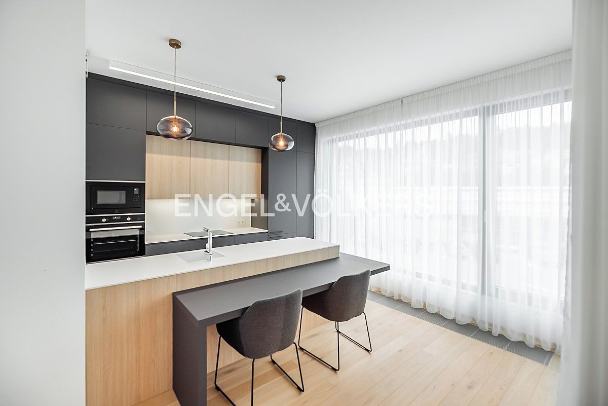 Pronájem bytu 2+kk 65 m² – fotografie 3