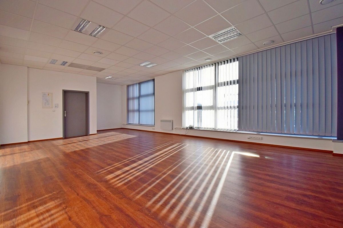 Pronájem kanceláře 52 m² – fotografie 3