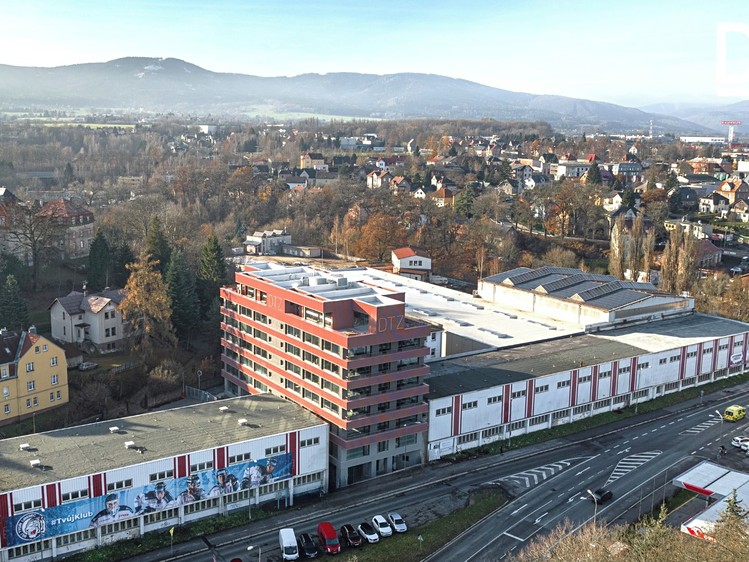 Pronájem komerčního prostoru, 268 m² (1 z 15)