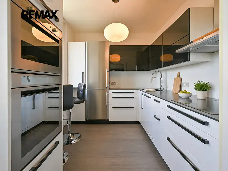 Pronájem bytu 4+1 86 m², Liberec – náhled fotky 3