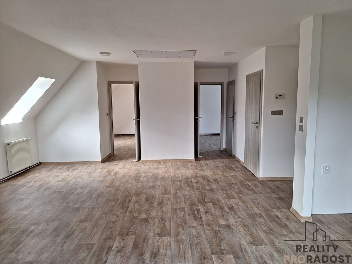 Pronájem bytu 3+kk 83 m² – fotografie 4