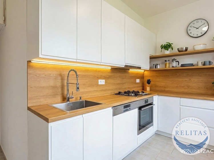 Prodej bytu 2+1, 57 m² (2 z 20)