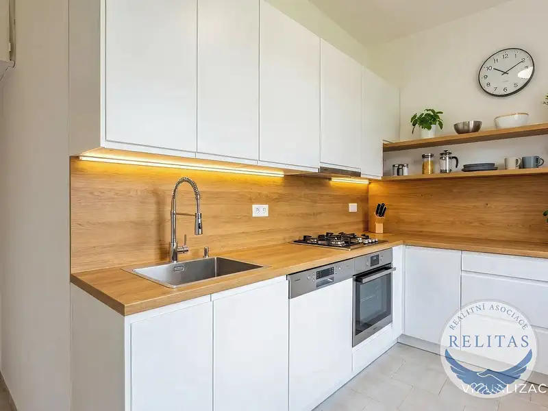 Prodej bytu 2+1 57 m², Praha – náhled fotky 2