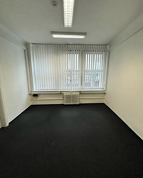 Pronájem kanceláře 15 m², Praha – náhled fotky 3