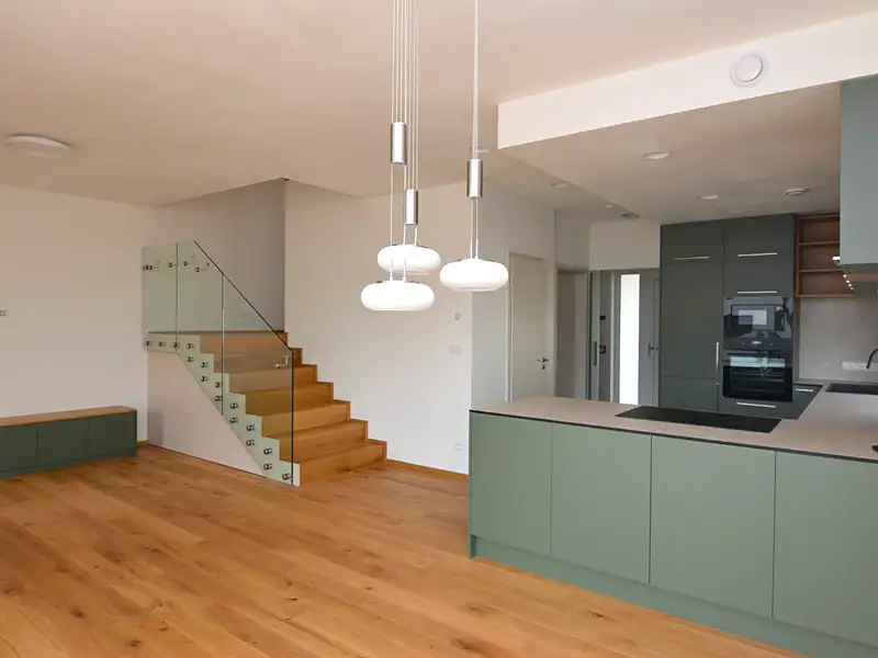Pronájem rodinného domu 186 m², pozemek 402 m², Přezletice – náhled fotky 2