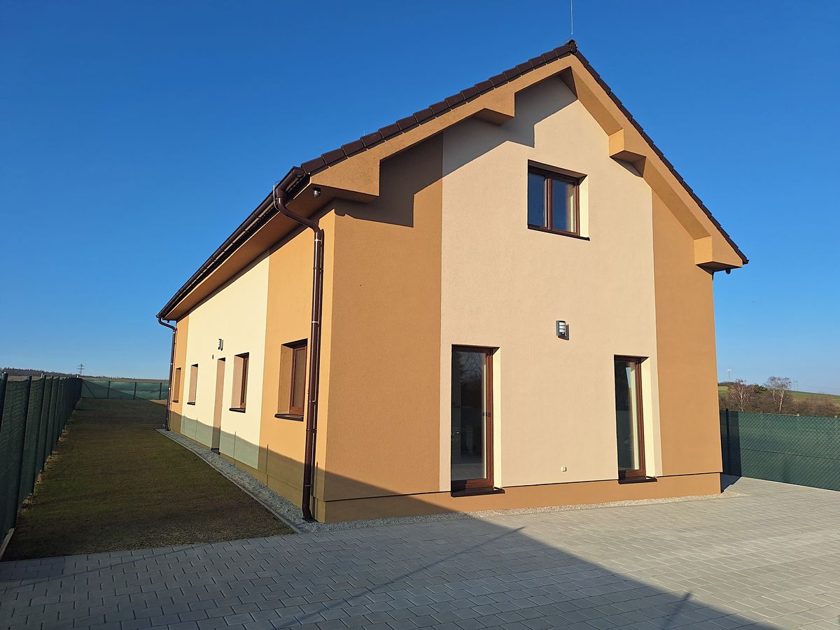 Pronájem bytu 2+kk 50 m² – fotografie 2