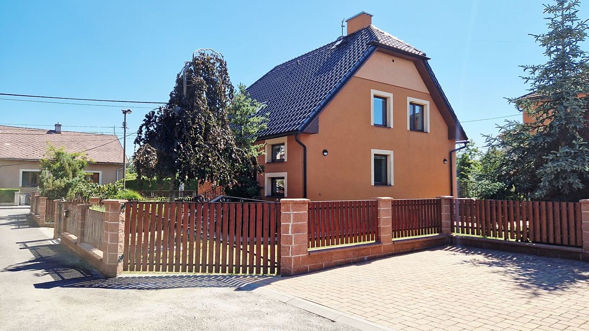 Pronájem rodinného domu 140 m², pozemek 116 m²