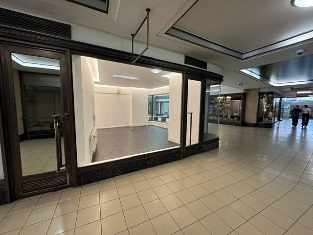 Pronájem obchodního prostoru 33 m²