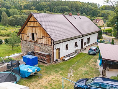 Prodej  rodinného domu 250 m², pozemek 2 899 m²