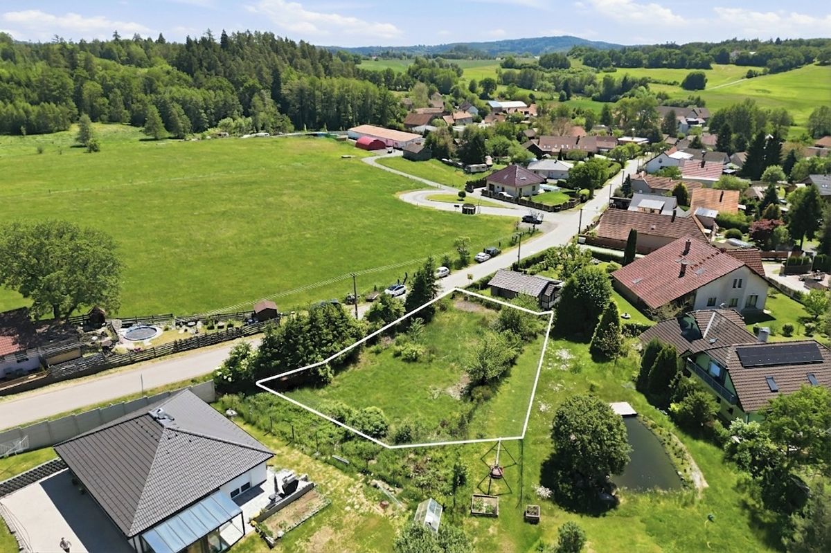 Prodej stavebního pozemku 793 m²