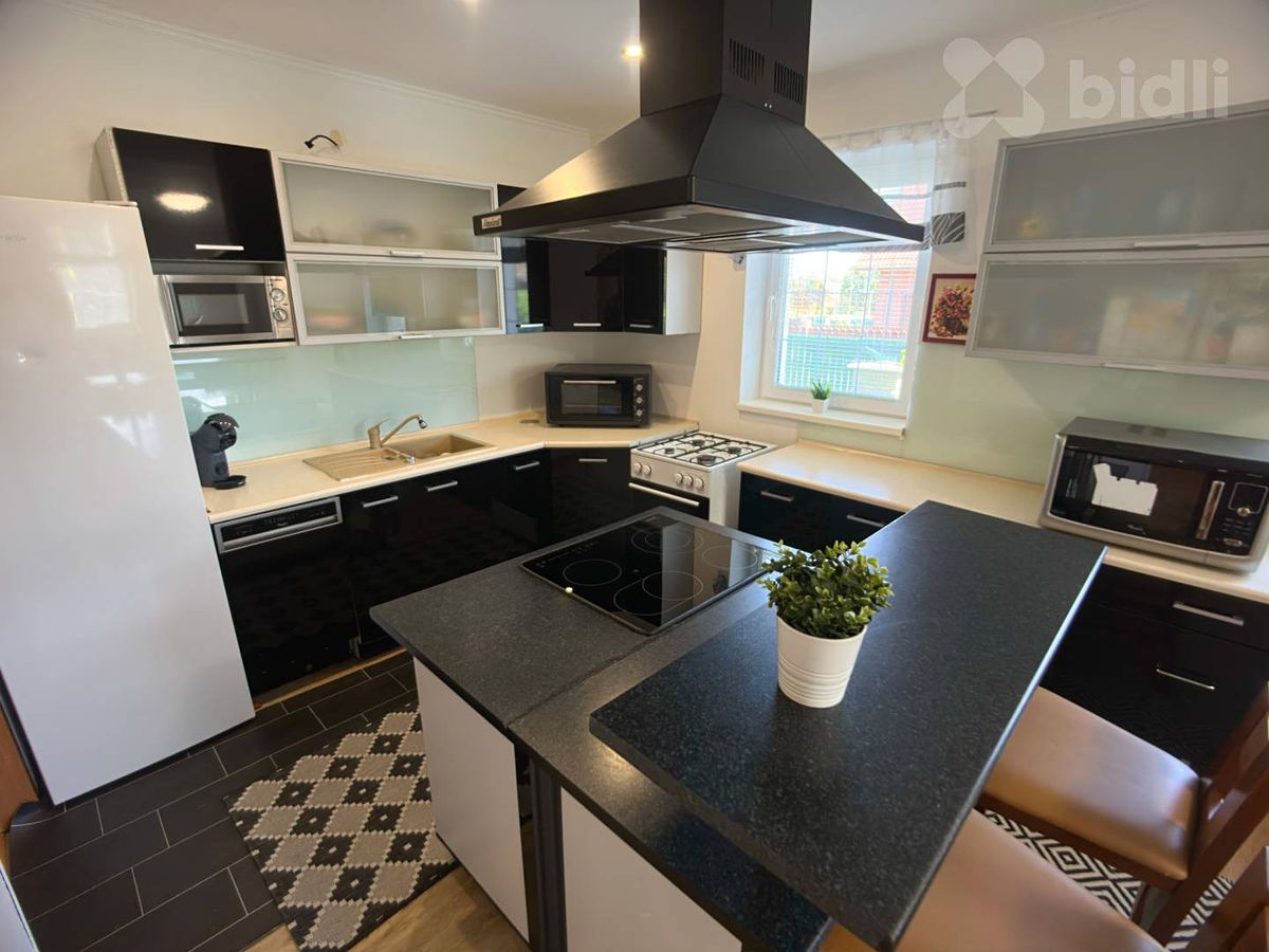 Prodej rodinného domu 180 m², pozemek 720 m² – fotografie 5