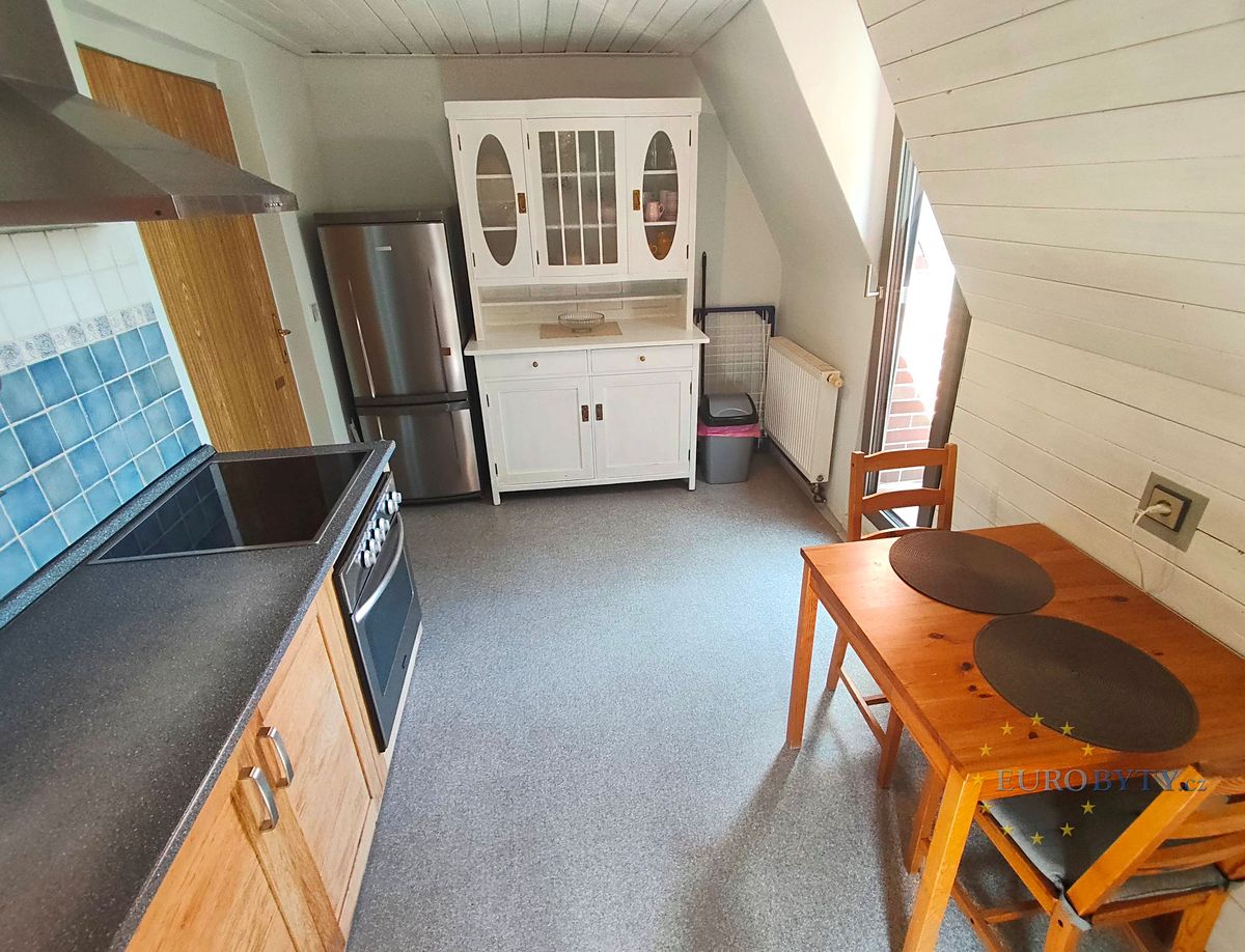 Pronájem bytu 2+1 70 m² – fotografie 3