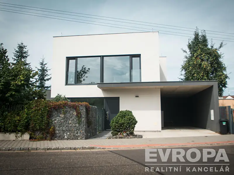 Pronájem rodinného domu 205 m², pozemek 485 m², Pardubice – náhled fotky 2