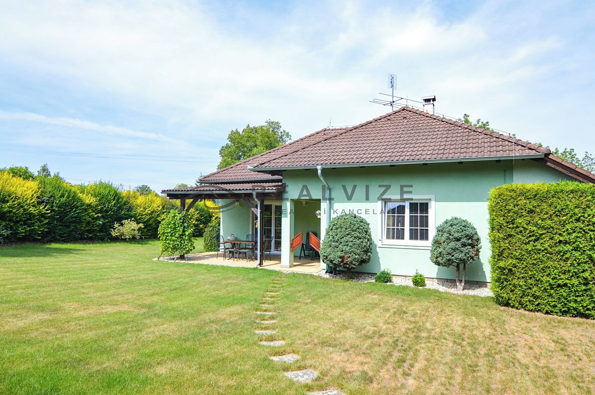 Prodej rodinného domu 97 m², pozemek 802 m² – fotografie 2