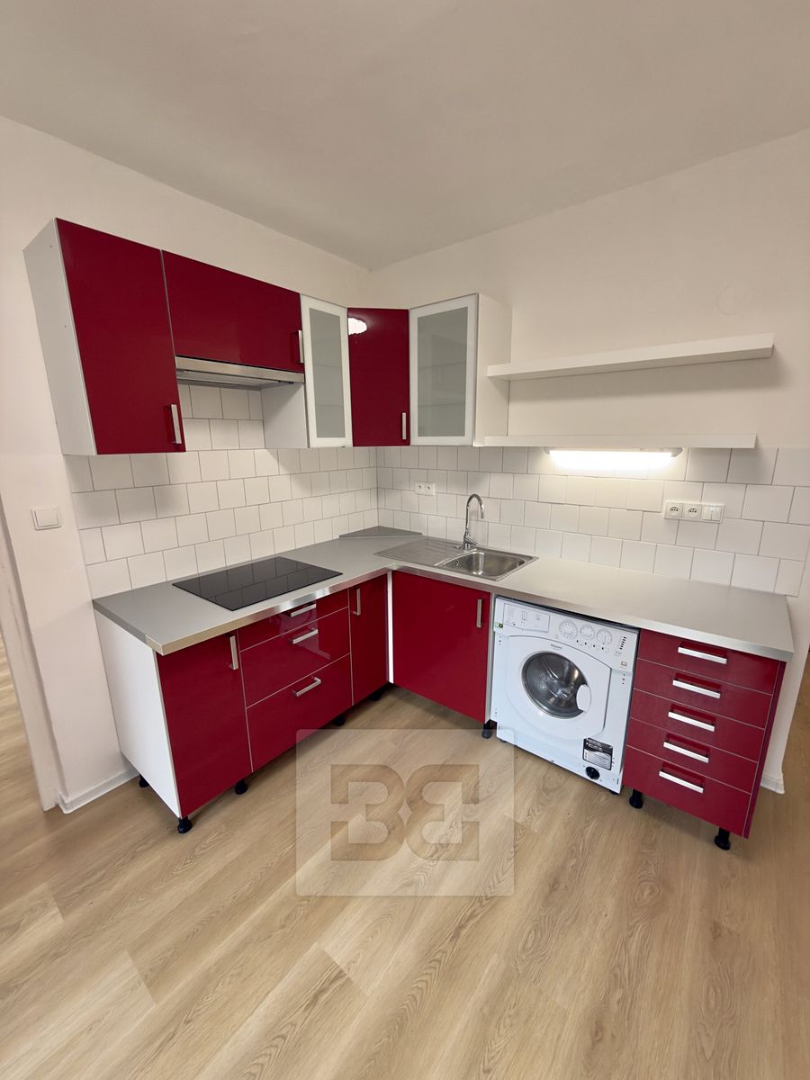 Pronájem bytu 1+1 36 m² – fotografie 2