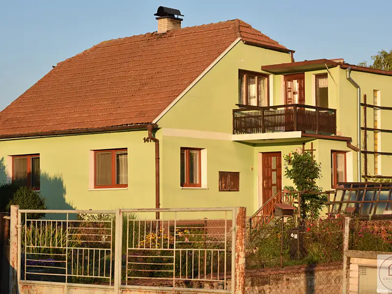 Prodej rodinného domu 240 m², pozemek 867 m², Černuc – náhled fotky 3