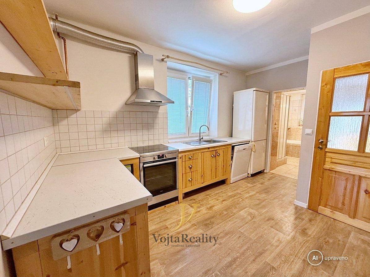 Prodej rodinného domu 160 m², pozemek 1494 m² – fotografie 4