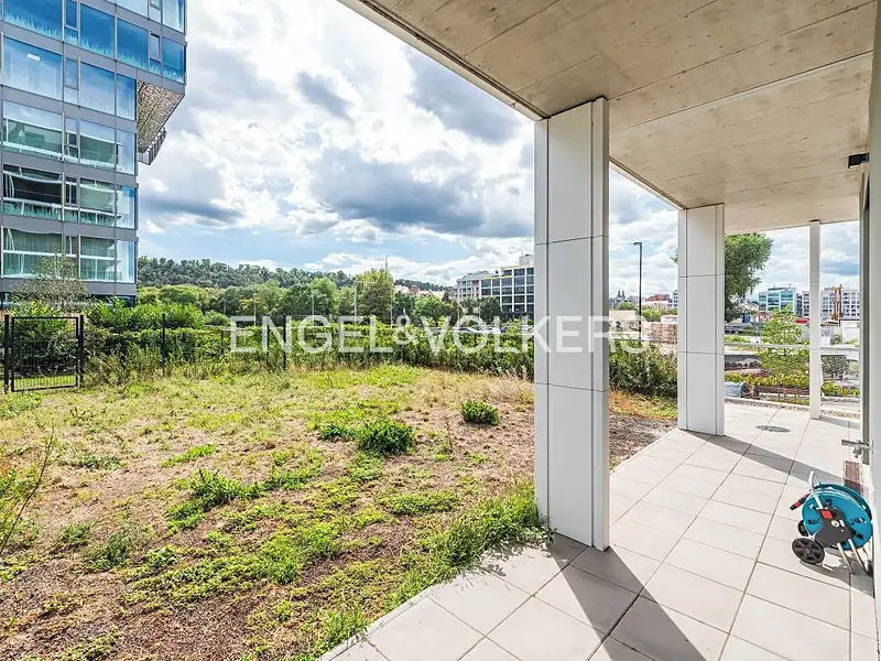 Pronájem bytu 2+kk 59 m², Praha – náhled fotky 3