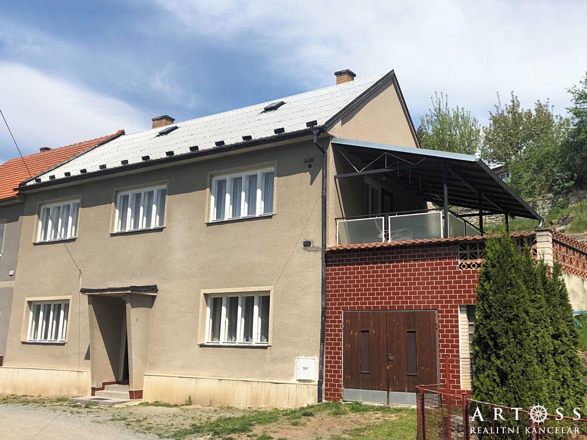 Pronájem rodinného domu 185 m², pozemek 1055 m²