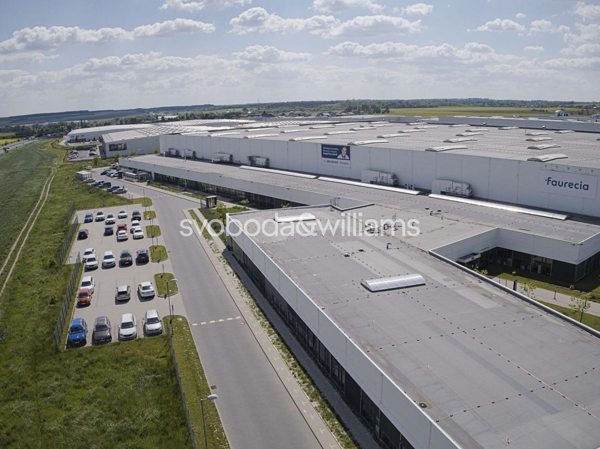Pronájem skladového prostoru 2923 m²