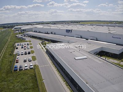 Pronájem skladového prostoru 2923 m²