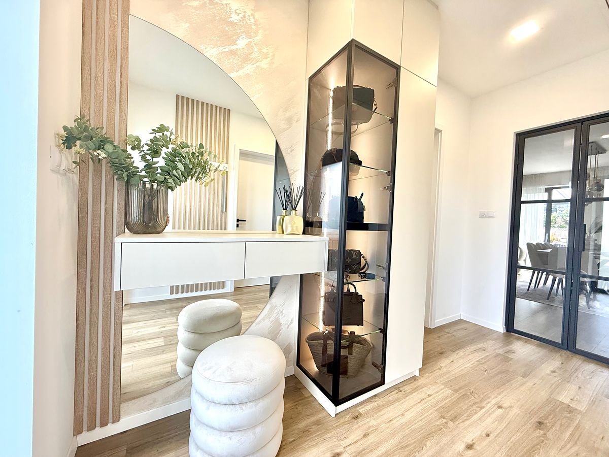 Prodej rodinného domu 161 m², pozemek 690 m² – fotografie 2