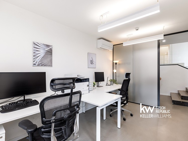 Prodej komerčního prostoru, 204 m² (23 z 38)