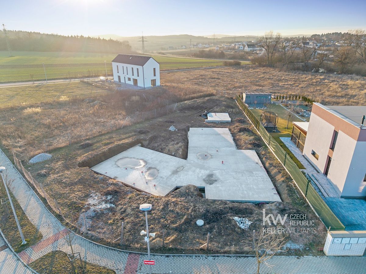 Prodej rodinného domu 260 m², pozemek 1067 m² – fotografie 5