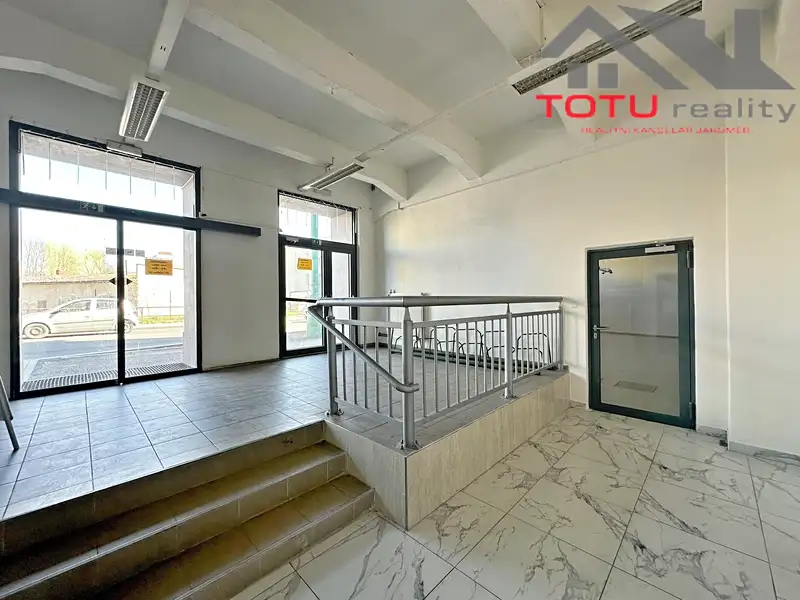Pronájem komerční nemovitosti 36 m², Jaroměř – náhled fotky 2
