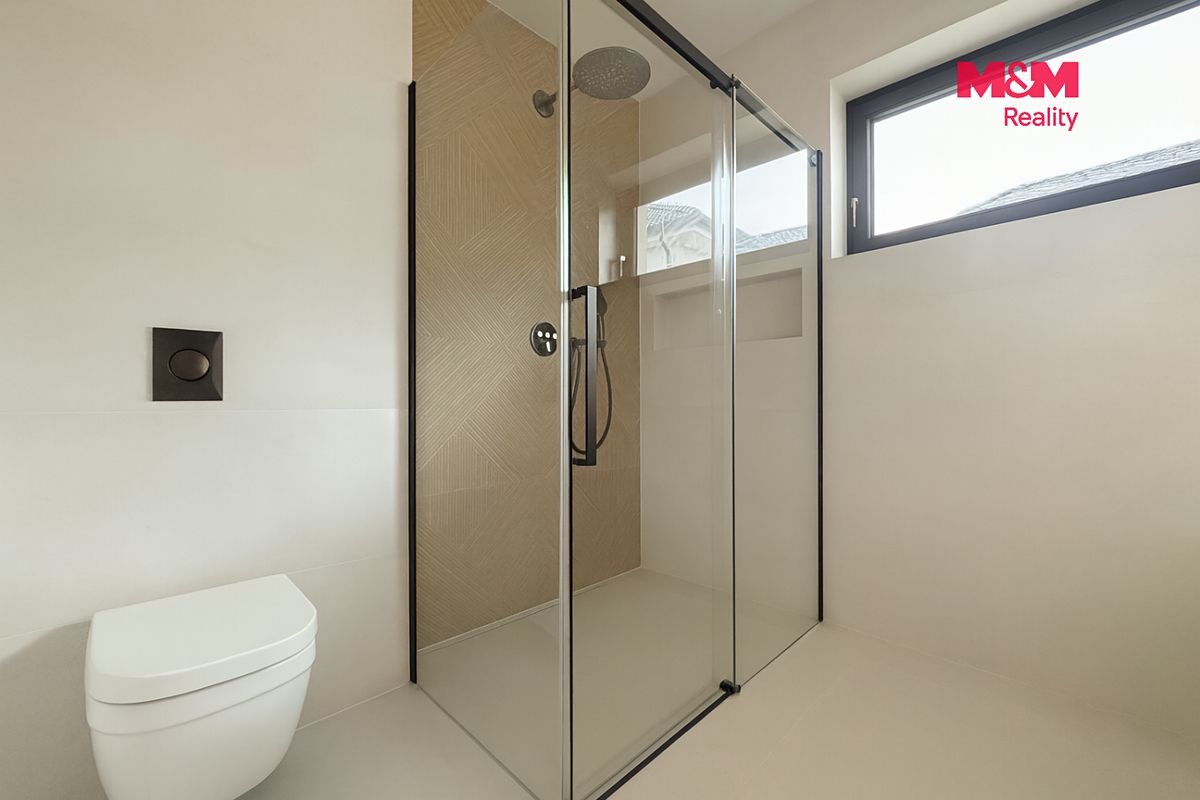 Prodej rodinného domu 216 m², pozemek 1018 m² – fotografie 5