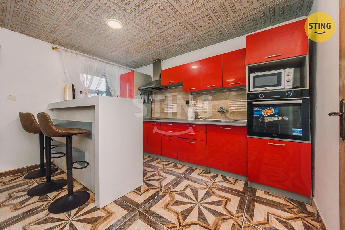 Prodej rodinného domu 220 m², pozemek 850 m² – fotografie 5