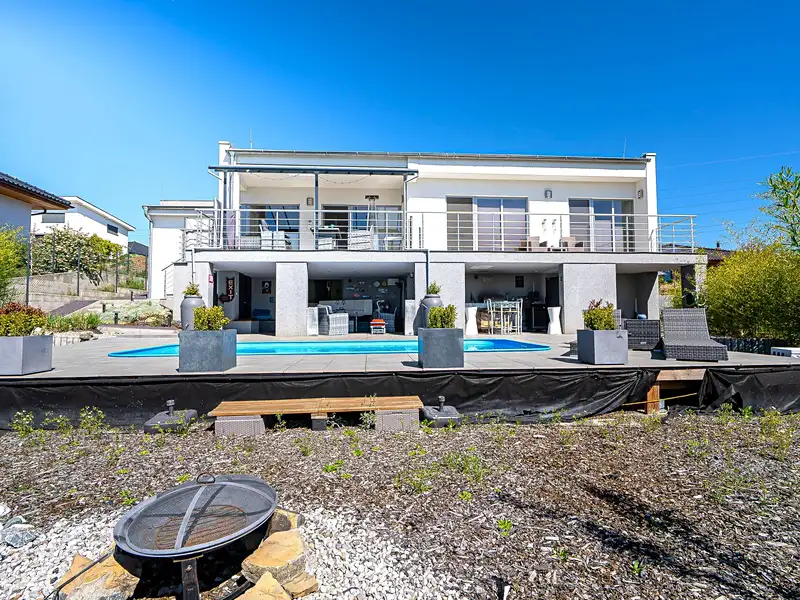 Prodej vily 140 m², pozemek 663 m², Králův Dvůr – náhled fotky 1