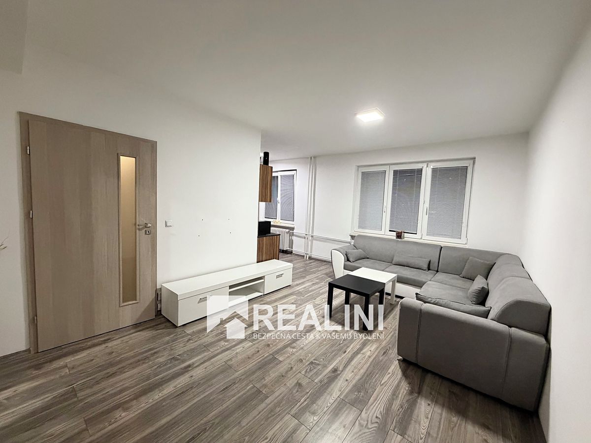 Pronájem bytu 2+1 57 m² – fotografie 2