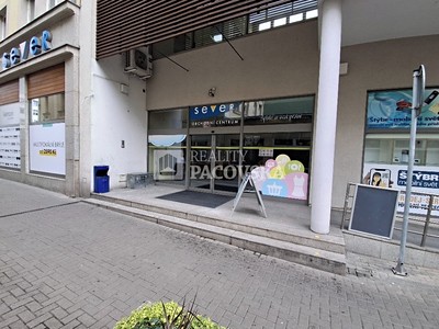Pronájem komerčního prostoru, 688 m² (2 z 16)